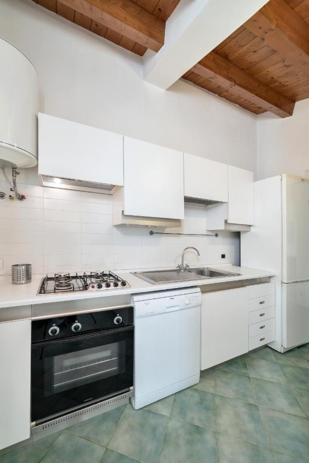 Archimede, Appartamento Con Vista In Centro A Marina Di Ragusa Exteriör bild
