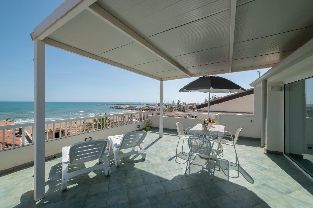 Archimede, Appartamento Con Vista In Centro A Marina Di Ragusa Exteriör bild