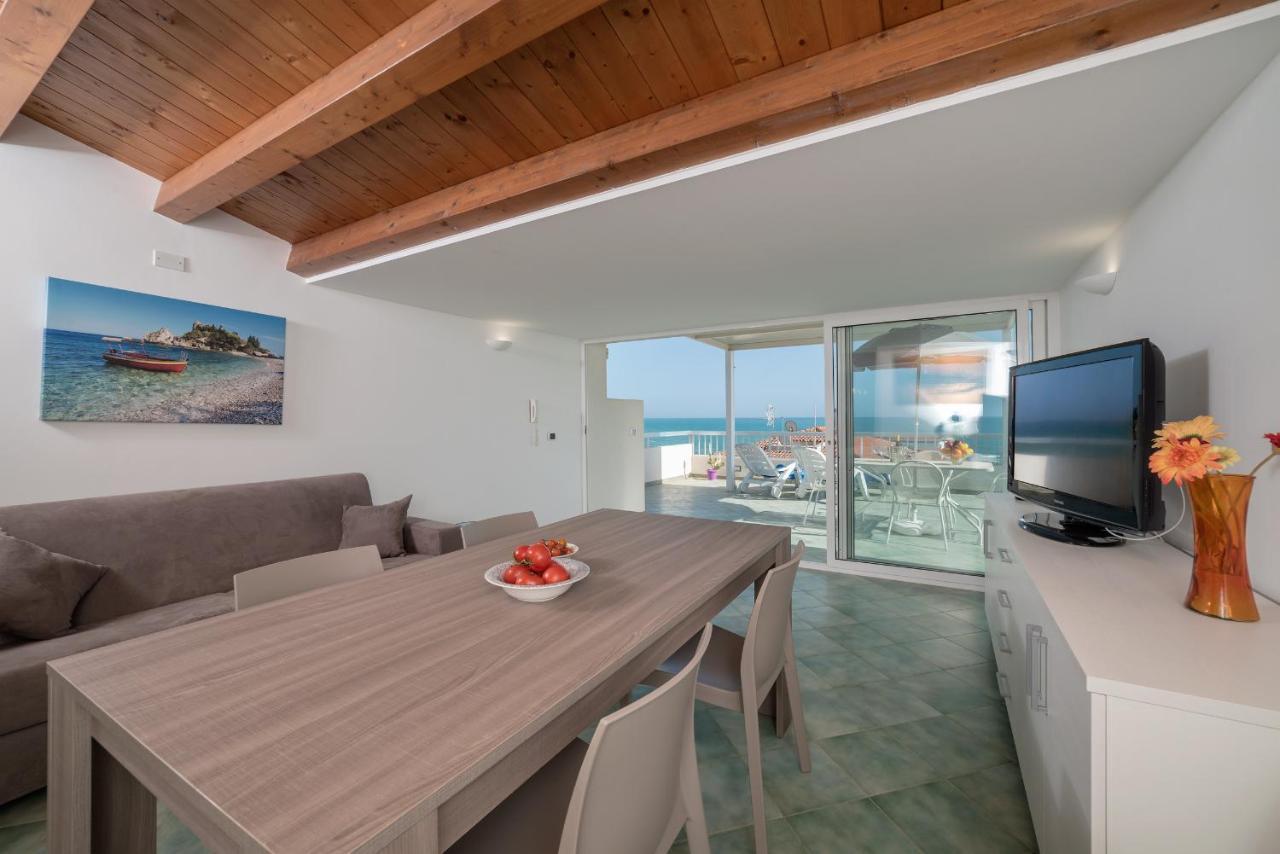 Archimede, Appartamento Con Vista In Centro A Marina Di Ragusa Exteriör bild