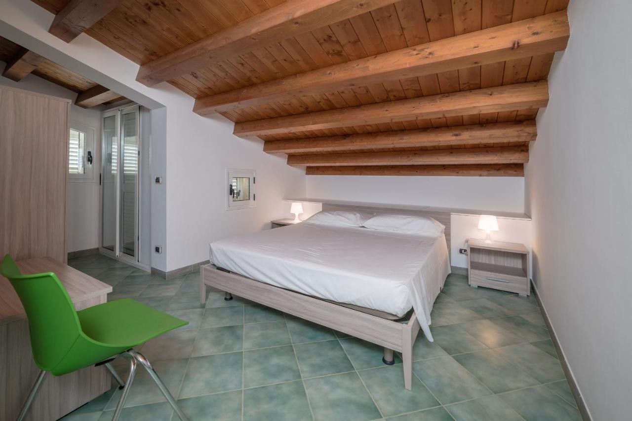 Archimede, Appartamento Con Vista In Centro A Marina Di Ragusa Exteriör bild