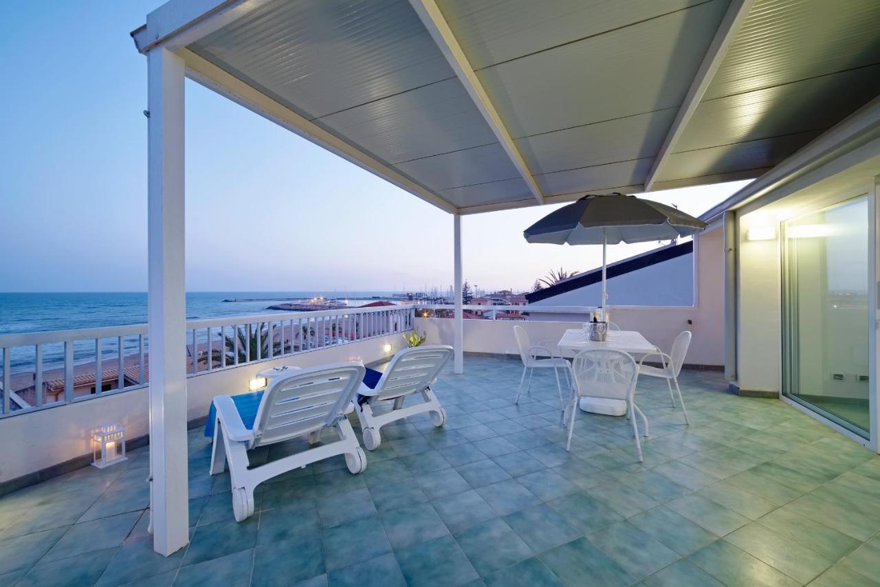 Archimede, Appartamento Con Vista In Centro A Marina Di Ragusa Exteriör bild