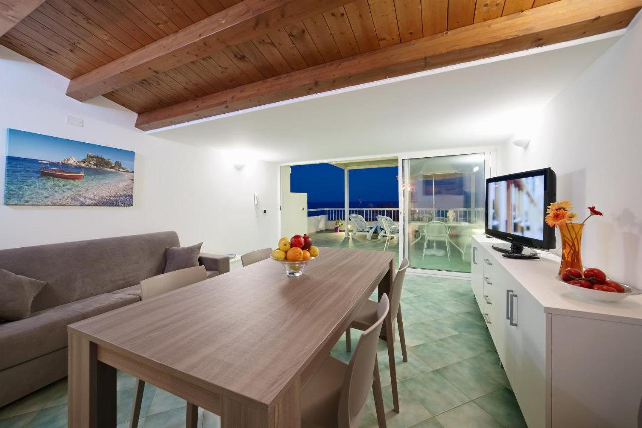Archimede, Appartamento Con Vista In Centro A Marina Di Ragusa Exteriör bild