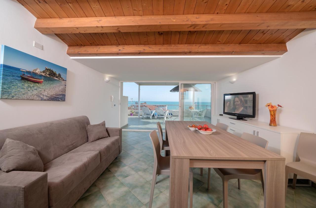 Archimede, Appartamento Con Vista In Centro A Marina Di Ragusa Exteriör bild
