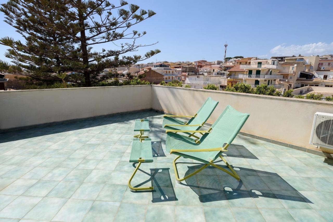 Archimede, Appartamento Con Vista In Centro A Marina Di Ragusa Exteriör bild