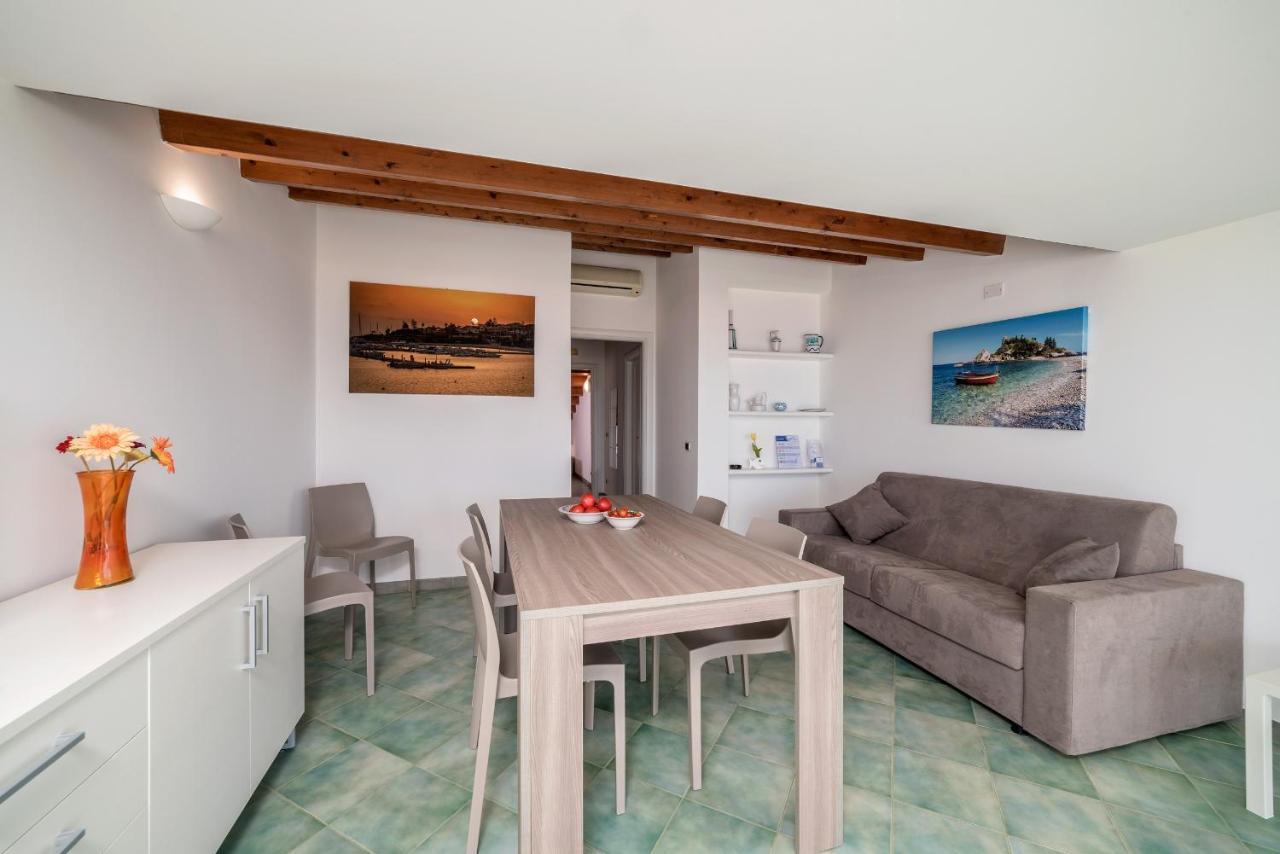 Archimede, Appartamento Con Vista In Centro A Marina Di Ragusa Exteriör bild