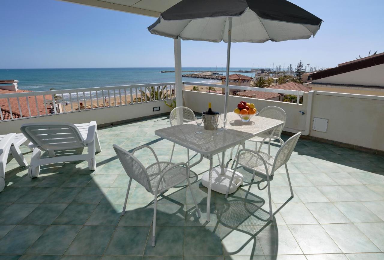 Archimede, Appartamento Con Vista In Centro A Marina Di Ragusa Exteriör bild