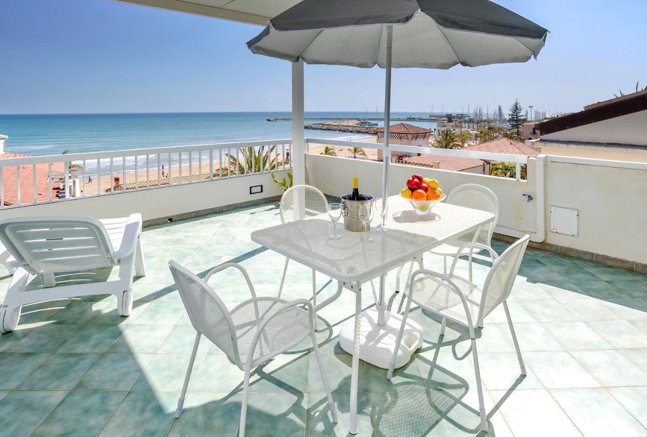 Archimede, Appartamento Con Vista In Centro A Marina Di Ragusa Exteriör bild