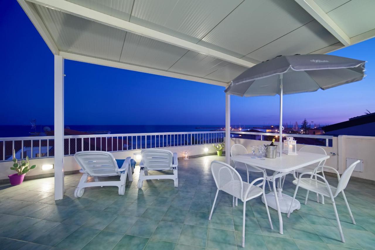 Archimede, Appartamento Con Vista In Centro A Marina Di Ragusa Exteriör bild