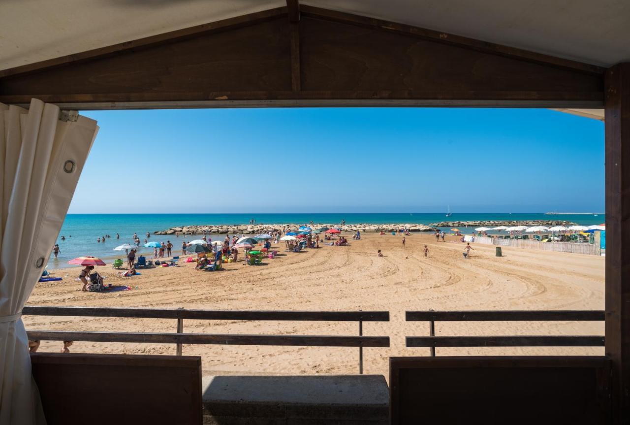 Archimede, Appartamento Con Vista In Centro A Marina Di Ragusa Exteriör bild