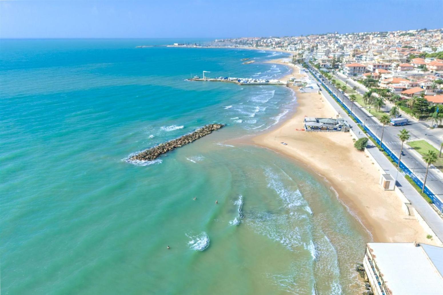 Archimede, Appartamento Con Vista In Centro A Marina Di Ragusa Exteriör bild